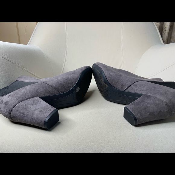 BCBG BCBGeneration Booties Heels Black 8 Vegan - Picture 4 of 4